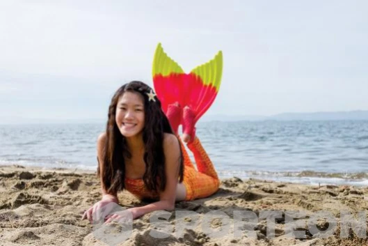 Finis Luna Mermaid Monofin Red 4 Finis Luna Mermaid Monofin Red - Image 2