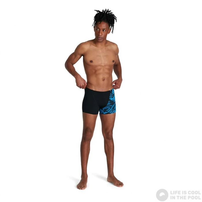 Speedo Allover V-Cut Aquashort Black/Pool 4 Speedo Allover V-Cut Aquashort Black/Pool - Image 2